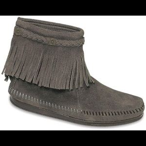 Minnetonka Hi Top Back Zip Boots